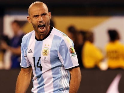 Javier Mascherano, condenado por fraude fiscal, durante un partido con Argentina,