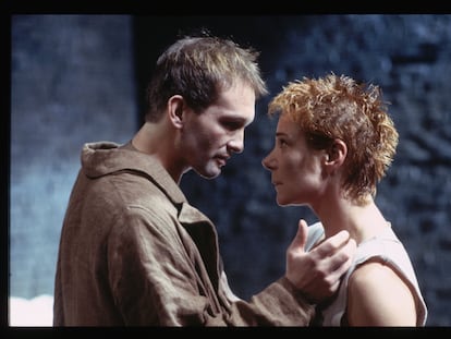 Los actores Zoe Wanamaker y Andrew Howard en 'Electra', representada en el Festival de Teatro de Chichester.