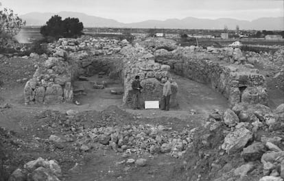 Habitaciones de un túmulo del yacimiento arqueológico arrasado en Palma, en una imagen de los años sesenta.