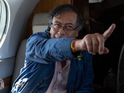 Gustavo Petro viajando hacia su tierra natal, Ciénaga de Oro, el 23 de abril de 2022.