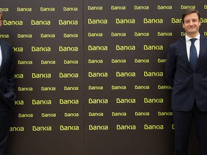 José Sevilla, consejero delegado de Bankia, y Leopoldo Alvear, director general adjunto financiero, tras la presentación de los resultados.