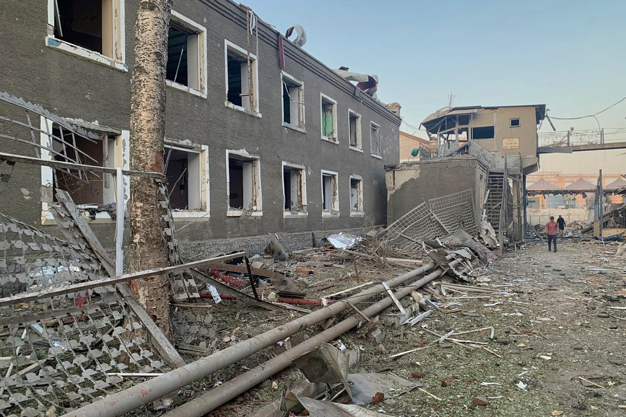 Un bombardeo ruso mata a 17 reclusos de una prisión en Ucrania