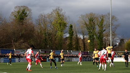 Imagen del partido en el estadio Gallagher, en Maidstone.