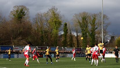 Imagen del partido en el estadio Gallagher, en Maidstone.