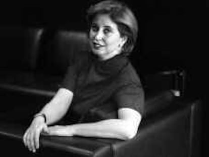 B 32093 - (13.1.00) - COLOR - IRENE RIGAU. CONSELLERA BENESTAR SOCIAL . - FOTO : CARMEN SECANELLA -