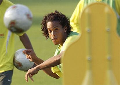 Ronaldinho, en un entrenamiento con la seleccin brasile?a, en Ulsan, durante el Mundial 2002.