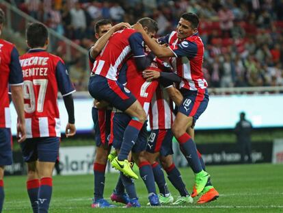 La celebraci&oacute;n de los jugadores de Chivas