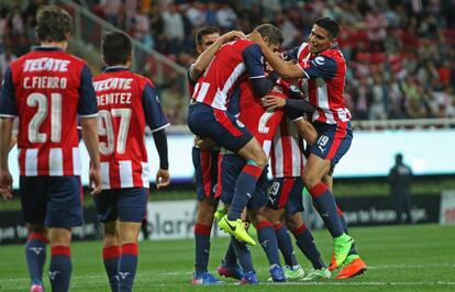 La celebraci&oacute;n de los jugadores de Chivas