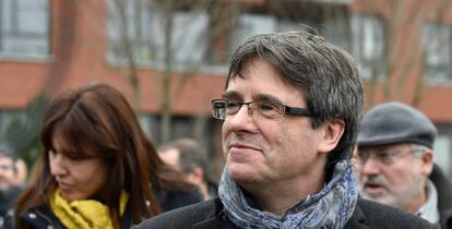 Puigdemont tras la reunión con algunos de los miembros electos del Parlament el viernes 12 de diciembre.