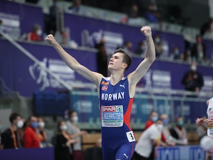 Jakob Ingebrigsten en el Campeonato Europeo de Atletismo en Pista Cubierta.