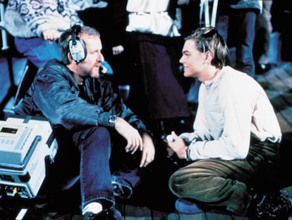 James Cameron y Leonardo DiCaprio, durante el rodaje de 'Titanic'.
