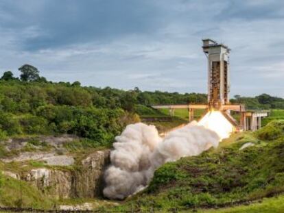 La Agencia Espacial Europea pone a prueba en la selva el P120C, destinado a propulsar sus nuevos cohetes