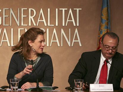 La abogada de la Generalitat, Isabel Villalonga, la consejera Sánchez de León y el interventor general, Salvador Hernándiz, ayer.