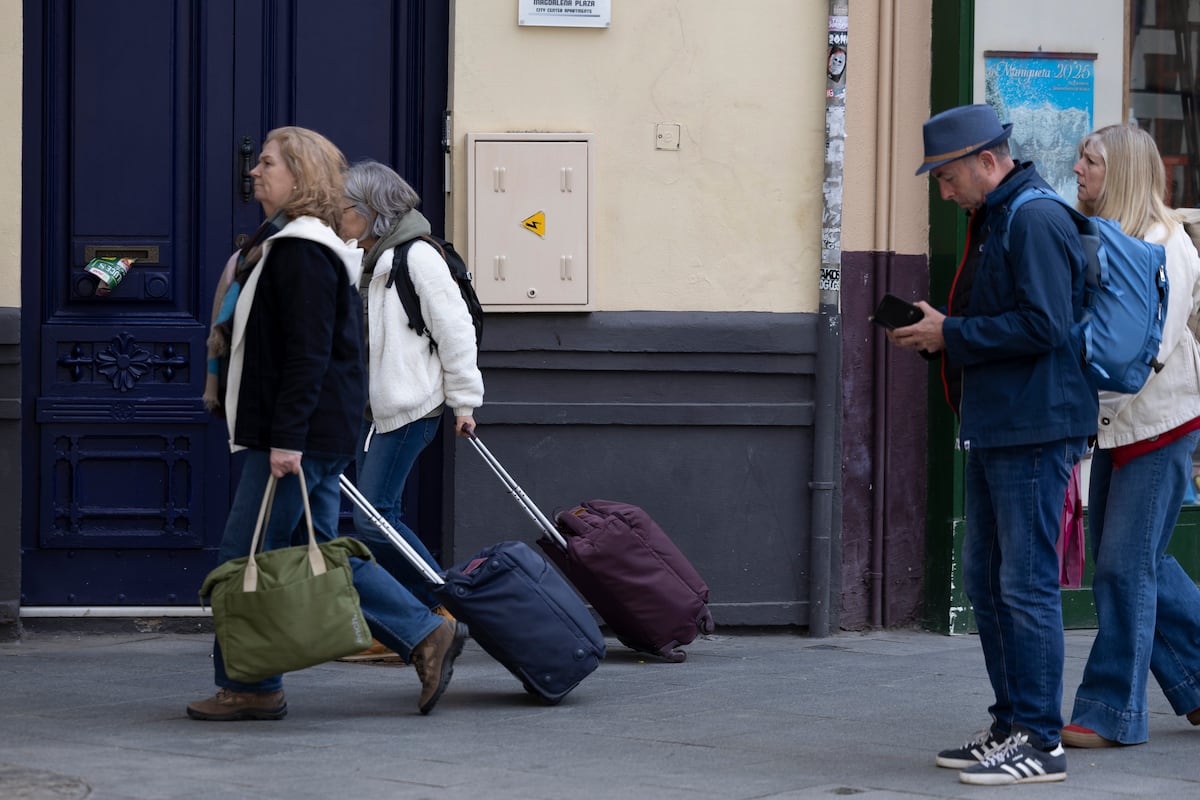 El registro estatal de viviendas turísticas abre una batalla legal entre Gobierno, comunidades y propietarios de casas