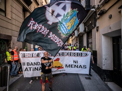 Manifestacion de extrema derecha y neonazis desde la plaza de Chueca hasta la Puerta del Sol.