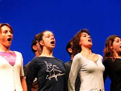 Un momento del ensayo de 'La Generala', en Barcelona.