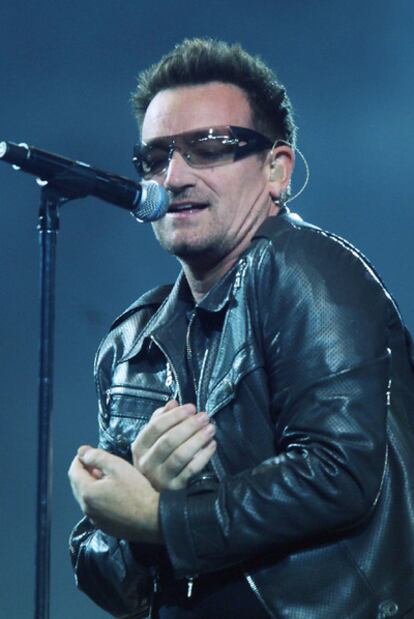 Bono, líder de la banda U2.