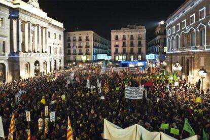 Funcionarios de la Generalitat protestan por el recortes.