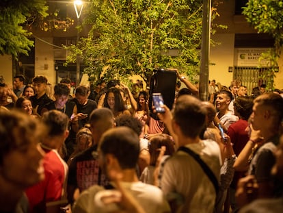 Un gran número de personas en las fiestas del barrio de Gràcia, el pasado 19 de agosto de 2021, en Barcelona