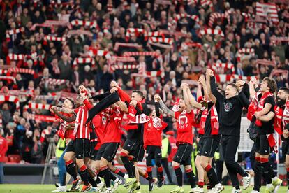 Los jugadores del Athletic Club celebran la victoria.