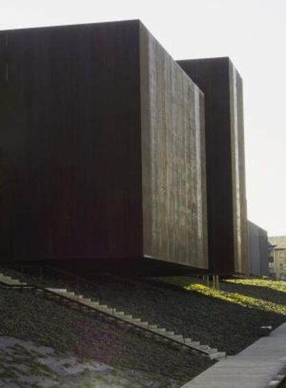 El museo de Rodez dedicado al pintor Pierre Soulages (obra del estudio de arquitectura de Olot RCR).