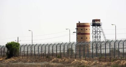 Torre de vigilancia egipcia en la frontera con la franja de Gaza.
