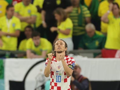 Luka Modric durante el partido entre Brasil y Croacia, el viernes en el estadio Ciudad de la Educación.
