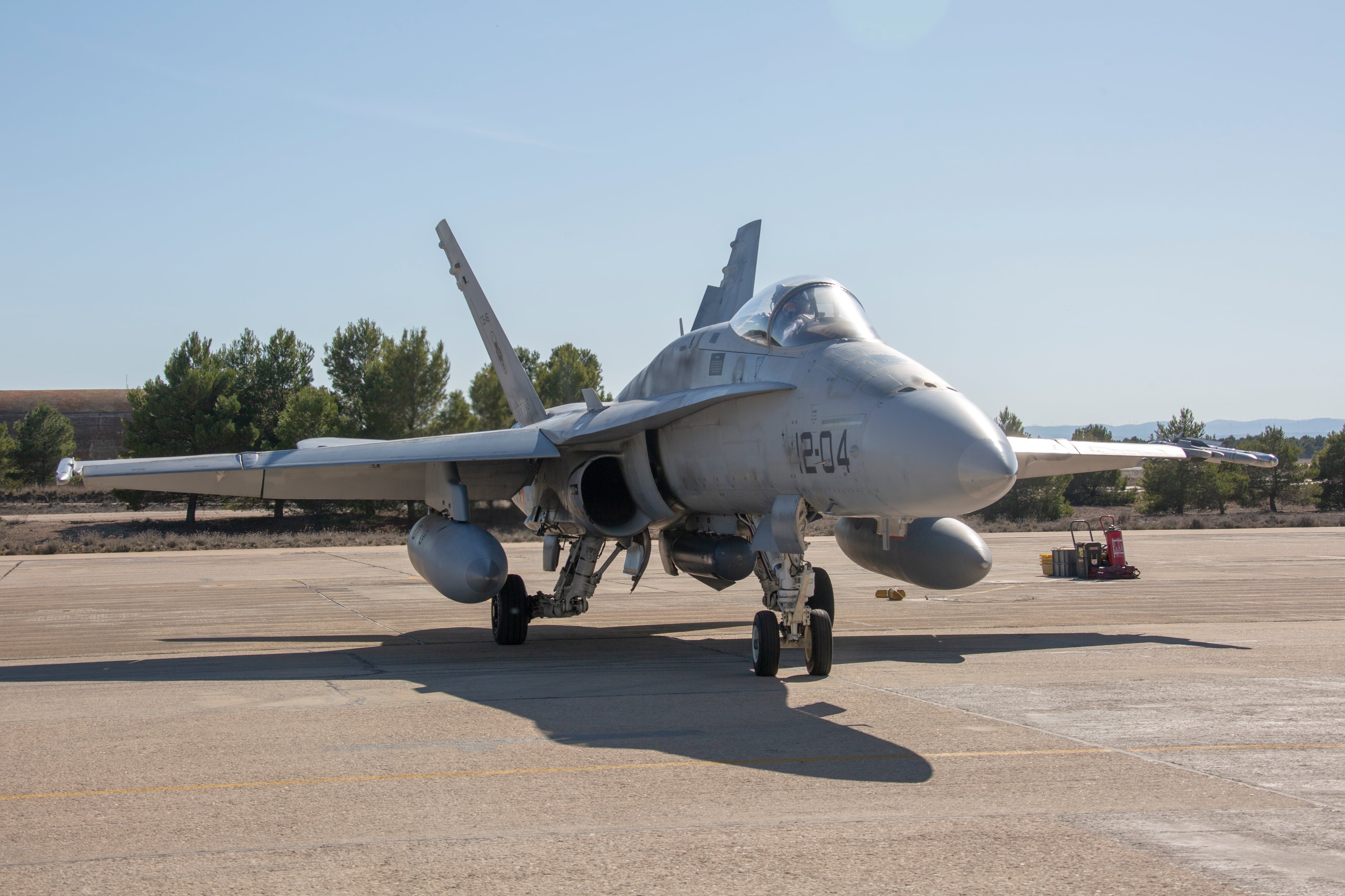 Muere un piloto del Ejército del Aire tras estrellarse con un caza F-18 en Teruel 