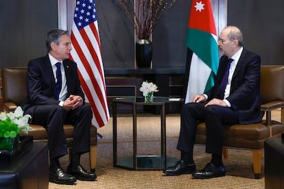 U.S. Secretary of State Antony Blinken, left, meets with Jordanian Foreign Minister Ayman Safadi in Amman, Jordan Sunday, Jan. 7, 2024.