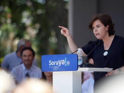 Soraya Sáenz de Santamaría, candidata a la presidencia del PP, durante un acto de campaña en Málaga.