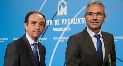 Rafael Rodríguez y Miguel Ángel Vázquez, ayer tras el Consejo de Gobierno.