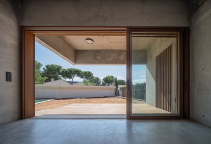 Todas las estancias de la vivienda tienen vistas al jardín.
