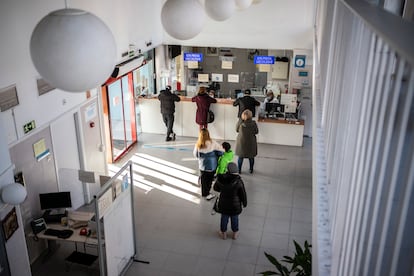 Interior del Centro de Salud las Calesas, en el barrio de Usera (Madrid)