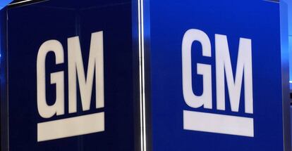 Logo de General Motors durante una exhibición en Detroit.