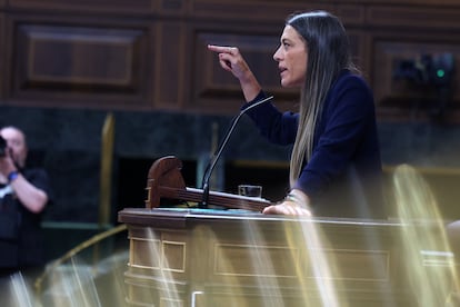 La portavoz de Junts en el Congreso, Miriam Nogueras, interviene durante el pleno extraordinario celebrado este martes.