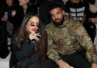 Drake, aquí con Rosalia en Tokio. Siempre con team Ronaldo