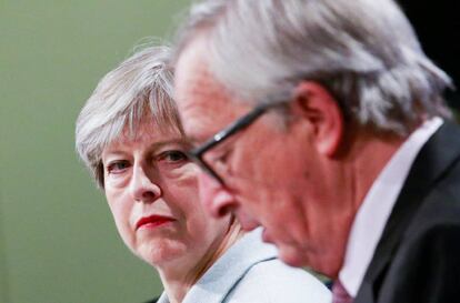 Theresa May amb Jean-Claude Juncker, president de la Comissió.