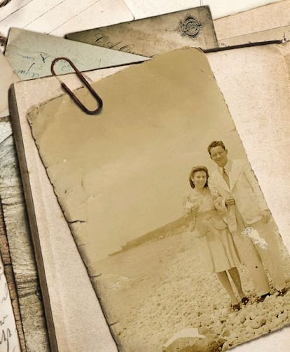 Los padres de Héctor Aguilar Camín, durante su luna de miel. Esa foto, usada para la cubierta de su libro, sirvió de motor a la memoria del autor.