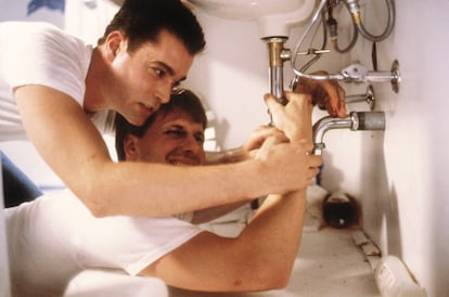 Ray Liotta (a la derecha) y Jeff Daniels, en 'Algo salvaje' de 1986.