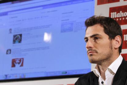 Casillas en el acto de presentación de su perfil de facebook.