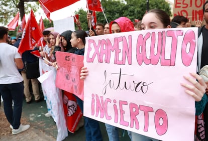 Un momento de la manifestación estudiantil de protesta, el viernes en Sevilla.