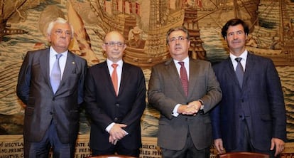 De izq a der, Herrero, Montoro, Zoido y Rus, durante el acto.