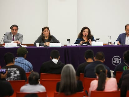 Integrantes del GIEI durante una conferencia sobre los avances en su invesitgación, en Ciudad de México, el 31 de octubre de 2022.