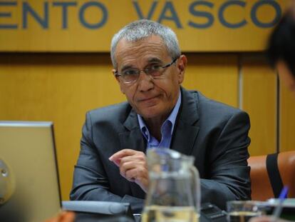 El exdirector de Miñano, Jose Manuel Nogales, durante la comisión de investigación parlamentaria