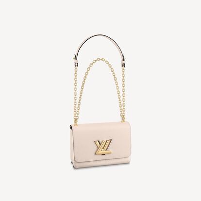 El bolso Twist MM de Louis Vuitton se presentó por primera vez en el desfile de la Colección Crucero de 2015 y, desde entonces, se ha convertido en uno de esos básicos eternos.

3.500€