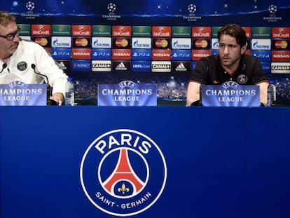 Laurent Blanc y Maxwell en la rueda de prensa previa al partido.