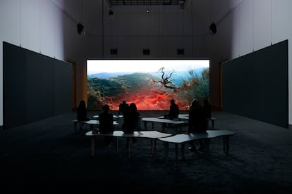 Una vista de la instalación 'El Almendral (The Almond Grove)', de Philippe Parreno, en la Haus der Kunst de Múnich.