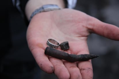 Objetos hallados en el lugar de ejecución en Mala Kalynivka, en Ucrania, en diciembre de 2010.