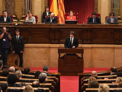 Carles Puigdemont nesta terça-feira, durante seu discurso no Parlamento catalão.