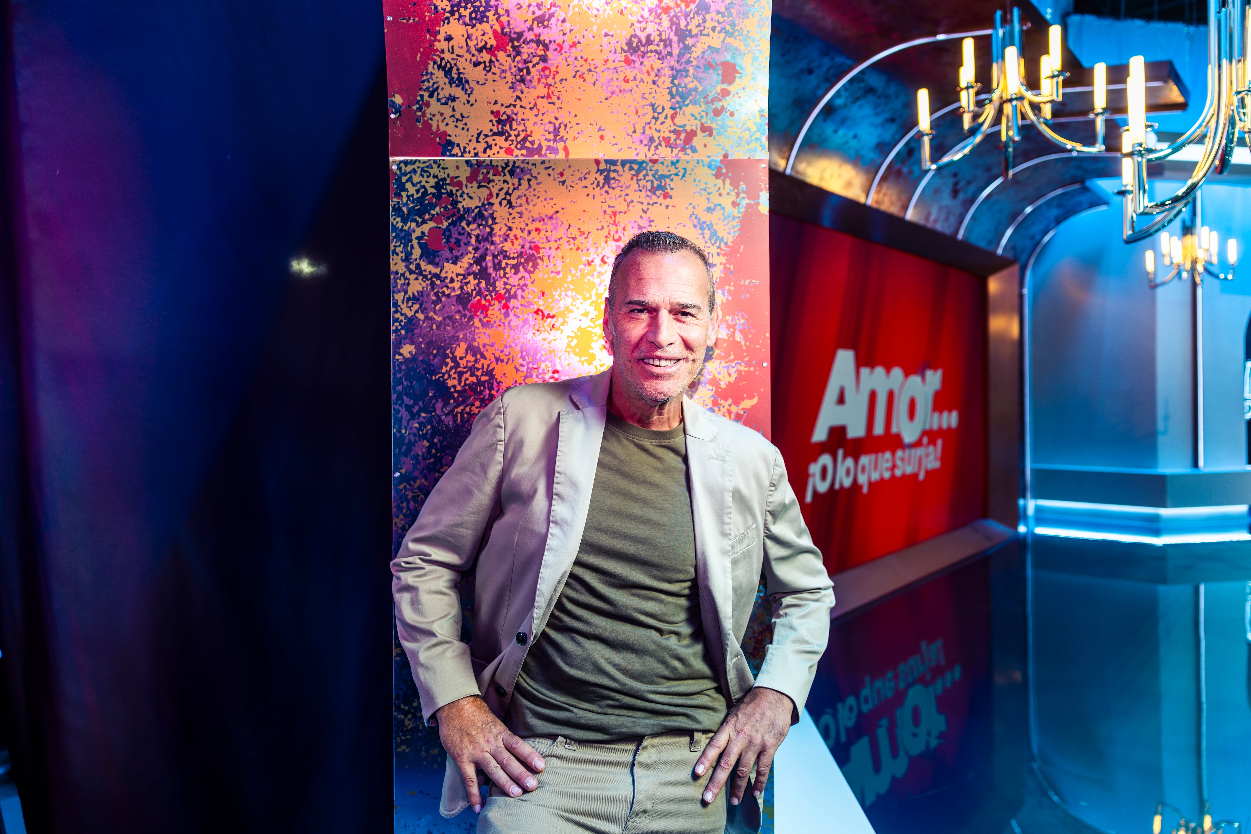 Carlos Lozano, en el plató de 'Amor... ¡O lo que surja!'.